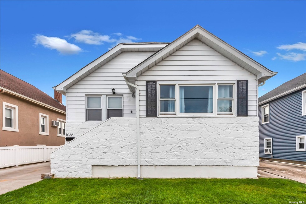 1038 Traymore Blvd, Island Park, NY 11558 - photo 1