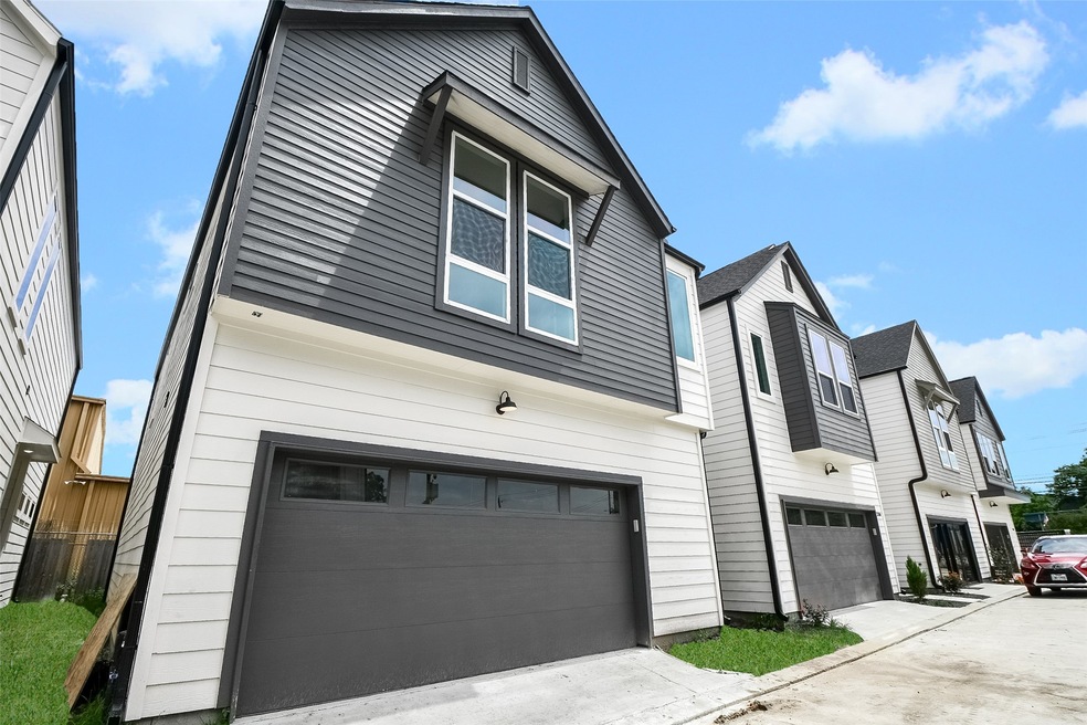 4613 Lavatera St, Houston, TX 77018 - photo 1