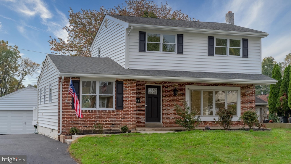 438 Lyndhurst Dr, Broomall, PA 19008 - photo 1