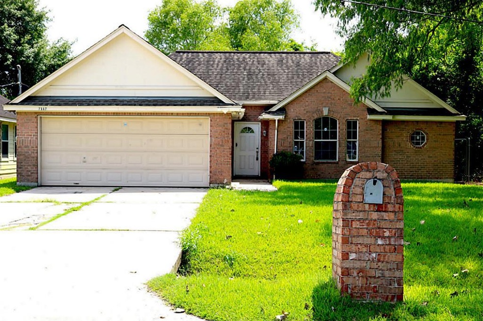 7117 Elbert St, Houston, TX 77028 - photo 1
