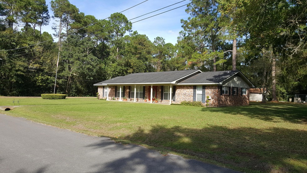 6916 Springwater St, Moss Point, MS 39563 - photo 1
