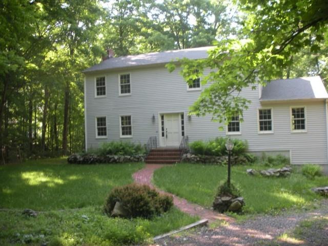 21 Plumtrees Rd, Newtown, CT 06470 - photo 1