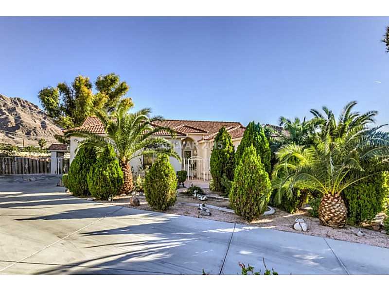 Property Photo. Front of House