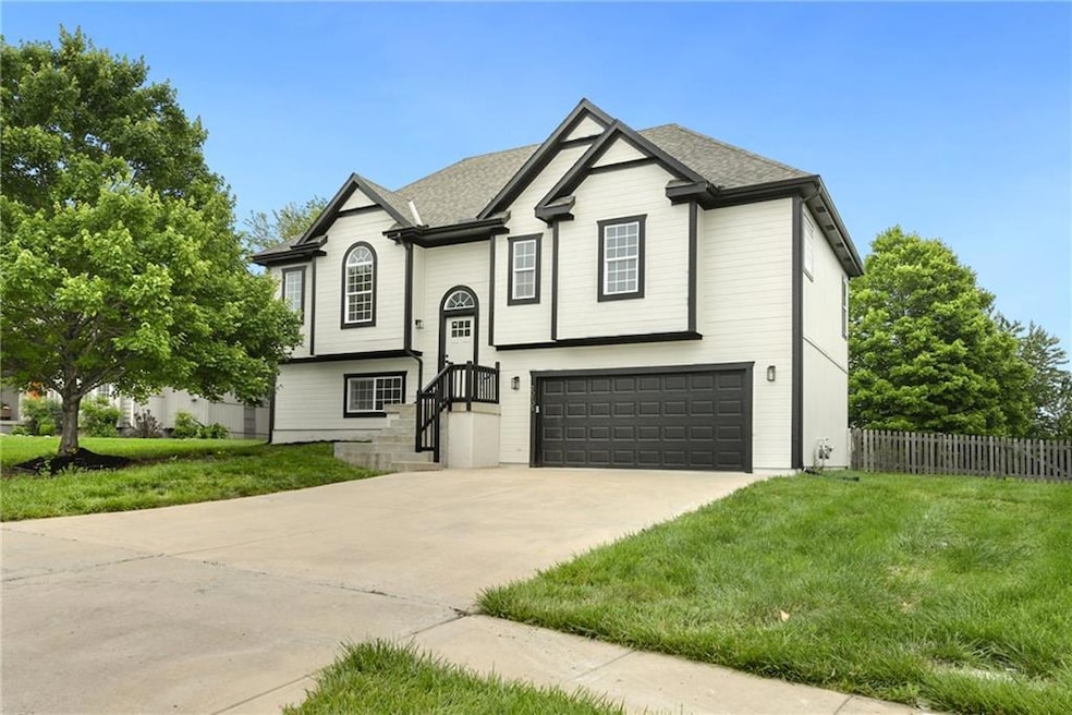 20105 S Crestone St, Spring Hill, KS 66083 - photo 1