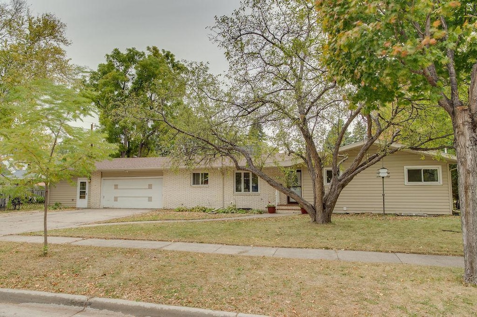 2005 15th St S, Moorhead, MN 56560 - photo 1