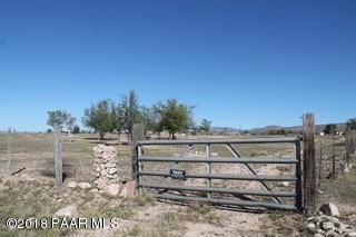 180 W Antelope Run Rd, Paulden, AZ 86334 - photo 1