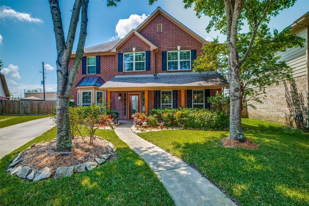 I'm gorgeous inside! Freshly Painted Interior!