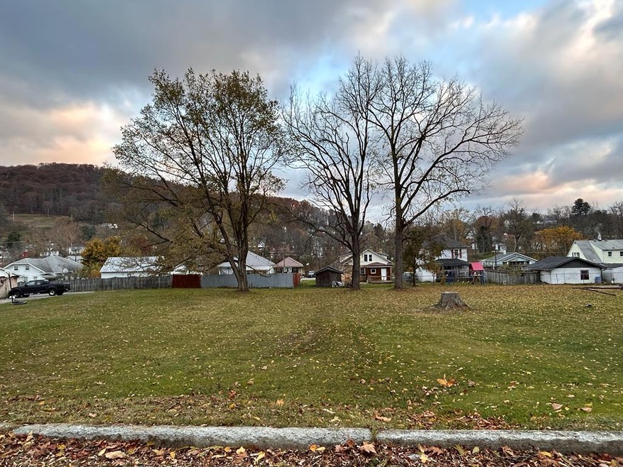 411 Tazewell Ave, Bluefield, VA 24605 | MLS# 52642 | Homes.com