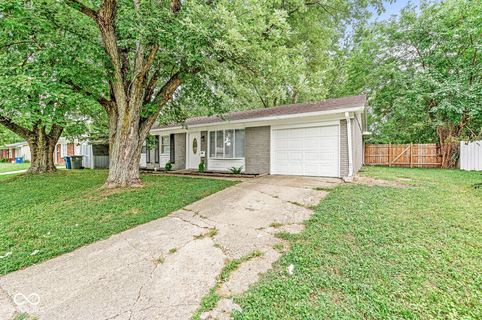 10113 Catalina Dr, Indianapolis, IN 46235 - photo 1