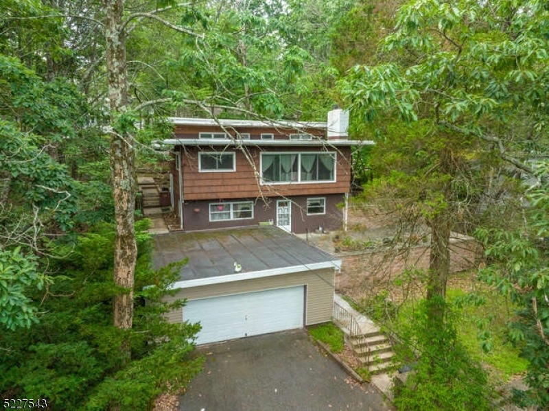 8 Pebble Beach Rd, Hopatcong, NJ 07843 - photo 1