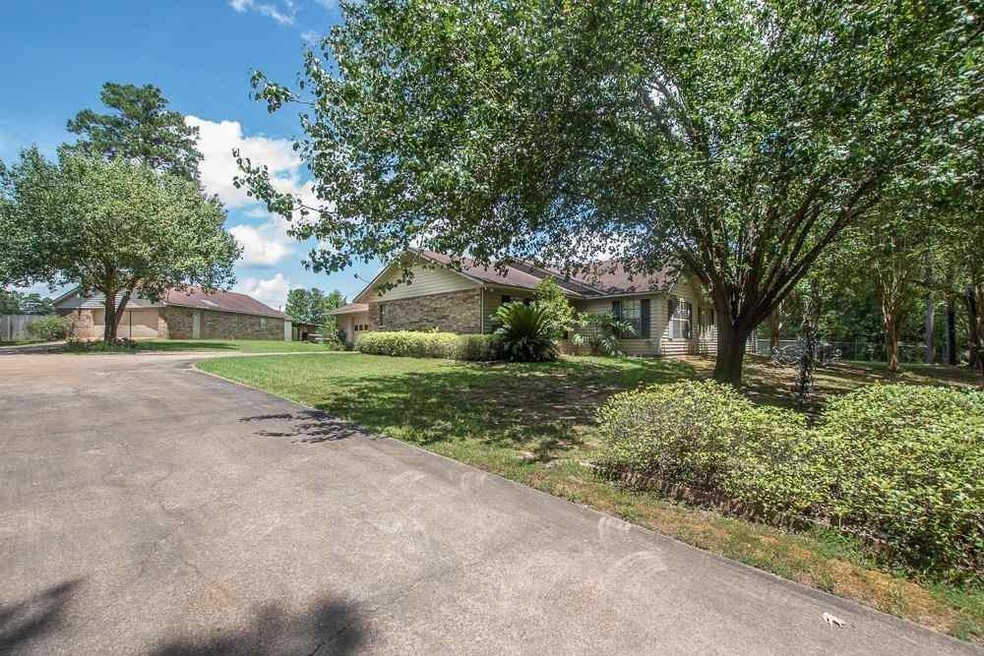 199 Circle Dr, Pineville, LA 71360 - photo 1