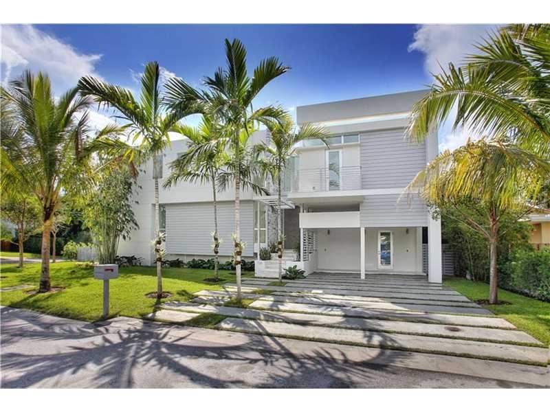798 Curtiswood Dr, Key Biscayne, FL 33149 - photo 1