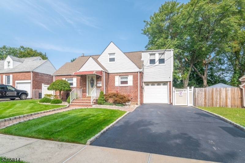 39 Sunderland Dr, Fair Lawn, NJ 07410 - photo 1