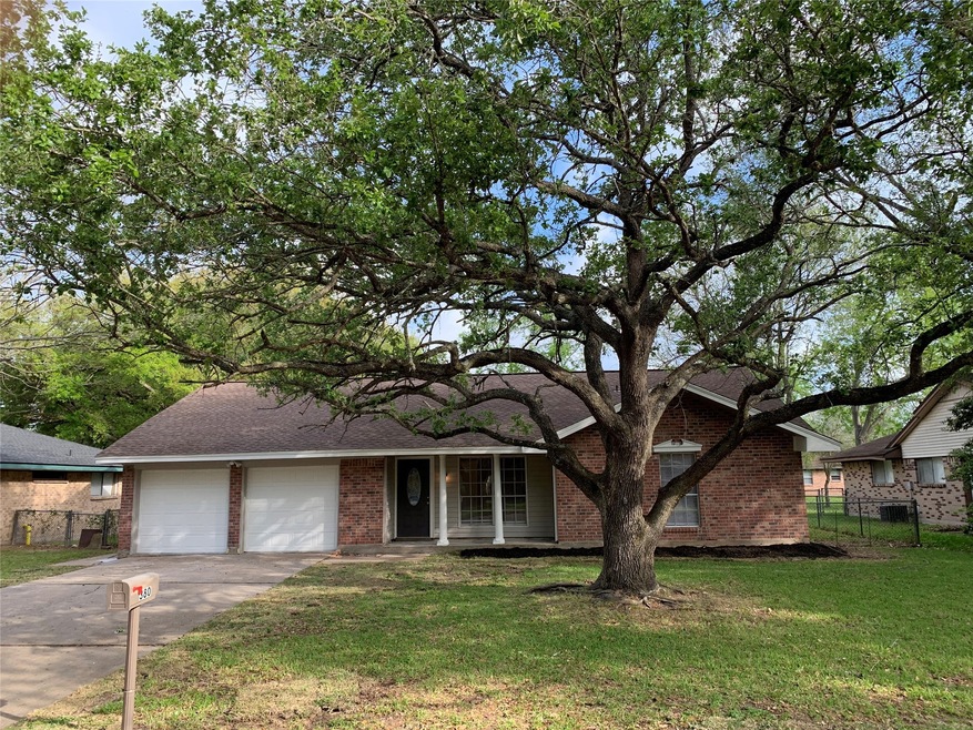 380 Windsor Square, Alvin, TX 77511 - photo 1