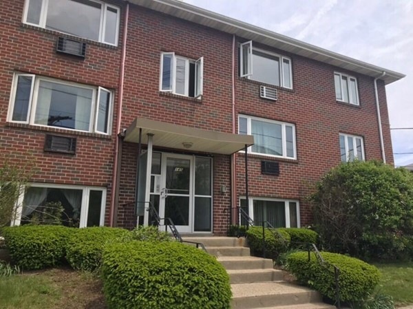 145 Warren St unit 1, Watertown, MA 02472 - photo 1