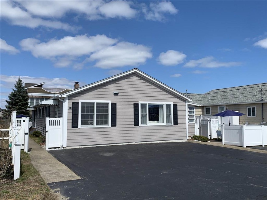 15 Lawrence St, Seabrook, NH 03874 - photo 1