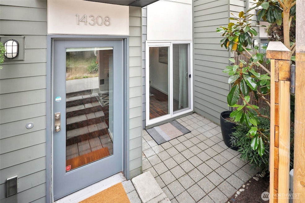 14308 Midvale Ave N, Seattle, WA 98133 - photo 1