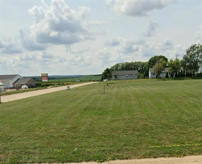 829 Main St S, Center Point, IA 52213 - photo 1