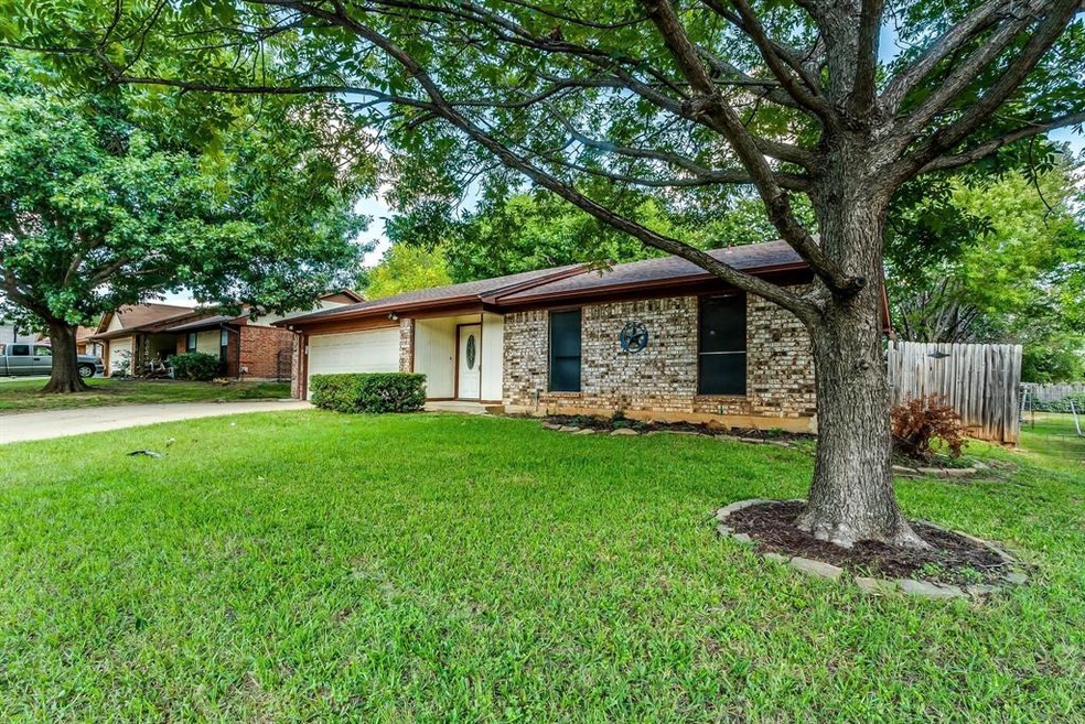 321 Cherry St, Weatherford, TX 76086 - photo 1