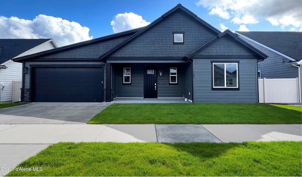 For Sale $599,900 • Co-Listing Agent