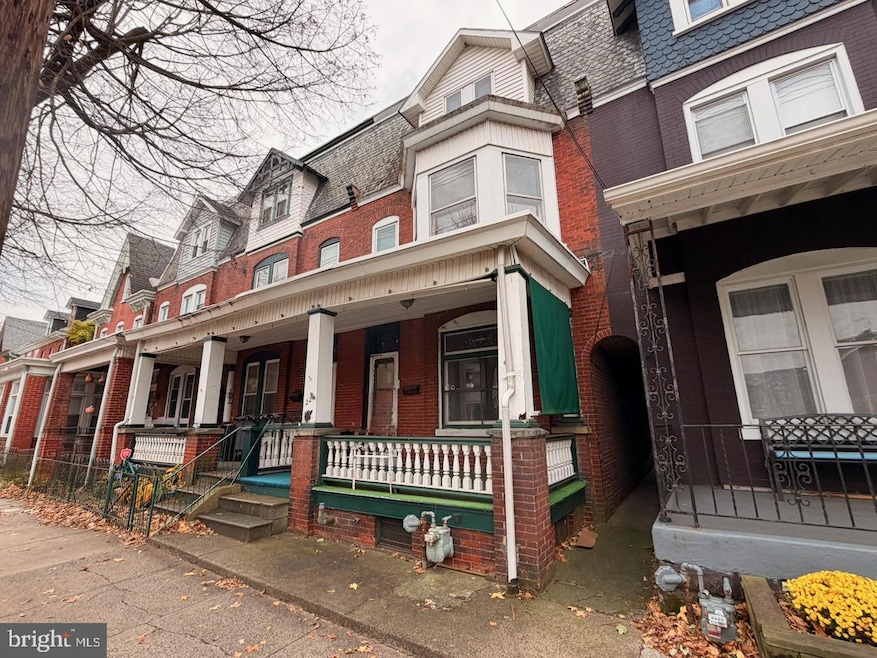 22 Beech St, Pottstown, PA 19464 - photo 1