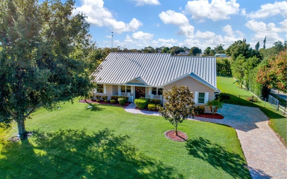 233 S Huntley Dr, Lake Placid, FL 33852 - photo 1