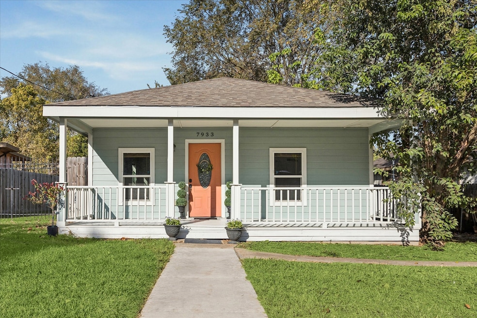 7933 Elwood St, Houston, TX 77012 - photo 1