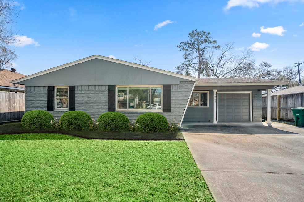 Welcome to 5033 W 43rd St in Oak Forest