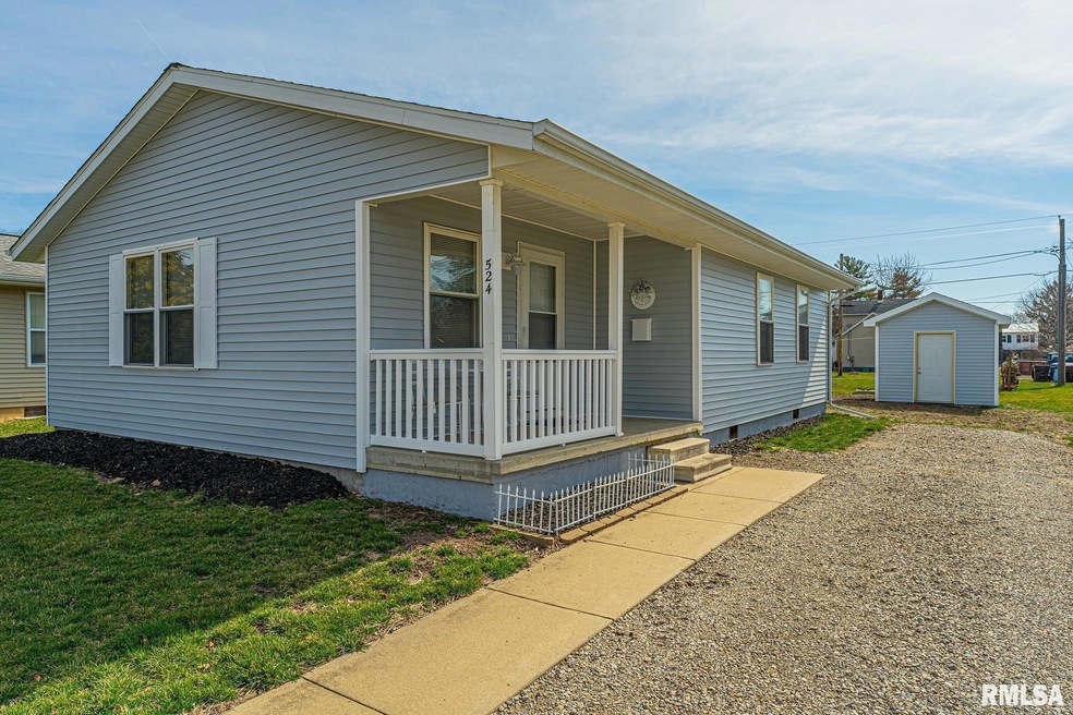 524 N Hamilton St, Lincoln, IL 62656 - photo 1