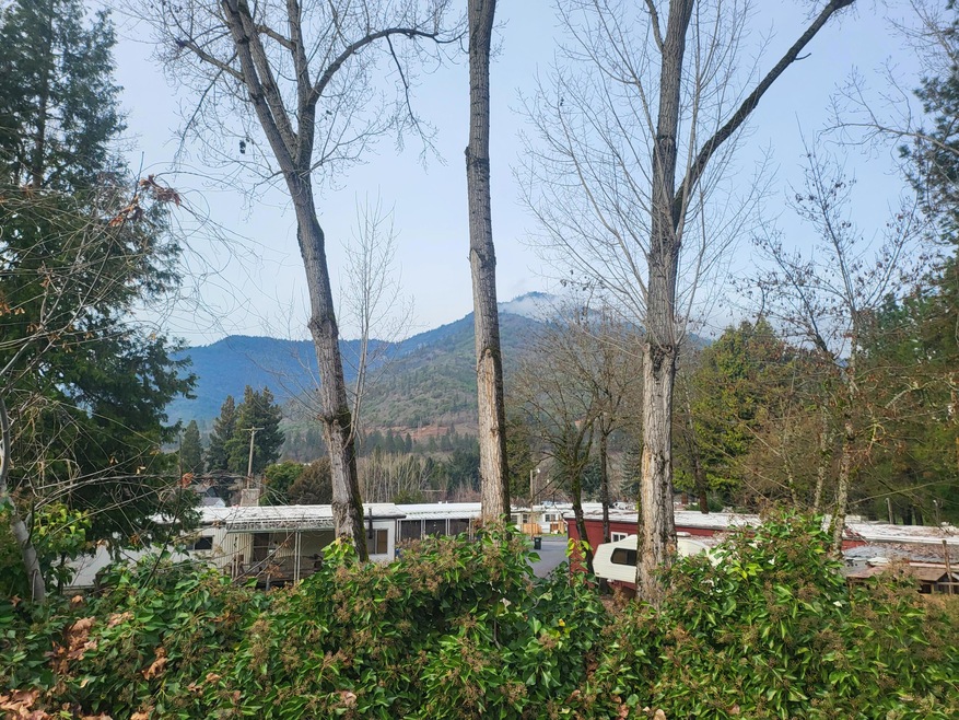 7001 Rogue River Hwy unit 50, Grants Pass, OR 97527 - photo 1