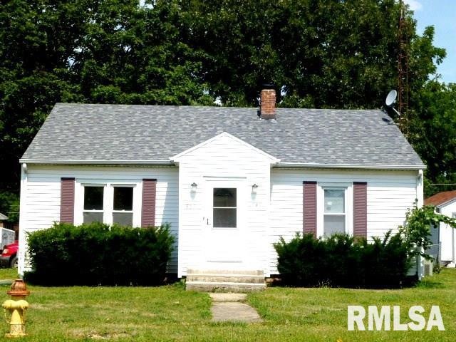 803 N Logan St, Lincoln, IL 62656 - photo 1