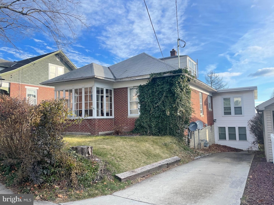 For Rent $1,300/month • Co-Listing Agent
