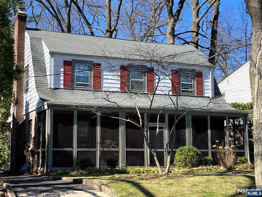 1156 Kensington Rd, Teaneck, NJ 07666 - photo 1