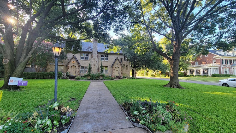 5600 Swiss Ave, Dallas, TX 75214 - photo 1