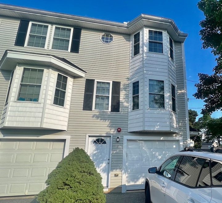 97 Hildreth St unit 1, Lowell, MA 01850 - photo 1