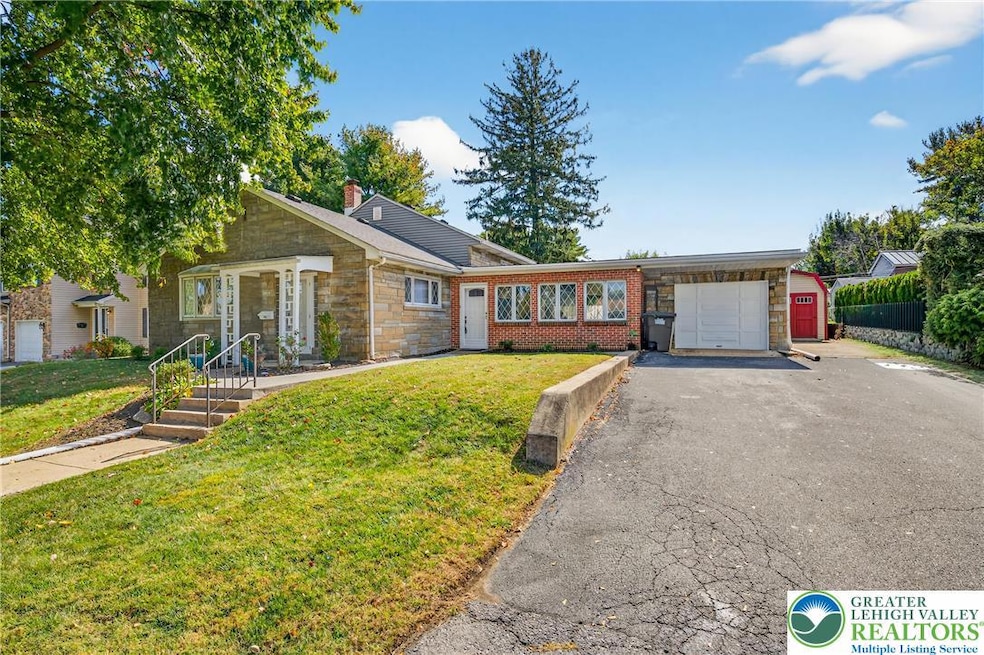 1814 Ruth St, Allentown, PA 18104 - photo 1