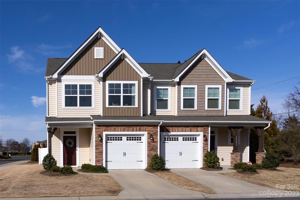 Welcome Home to Savannah Townhomes!