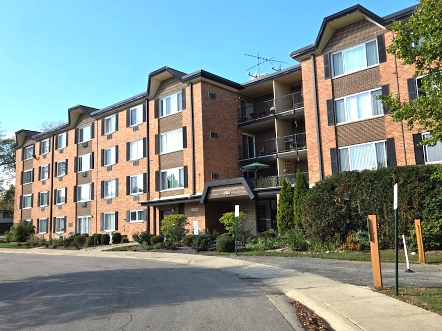 1117 S Old Wilke Rd unit 206, Arlington Heights, IL 60005 - photo 1