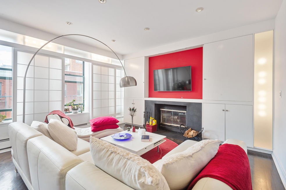 Sold $1,275,000 • Co-Listing Agent