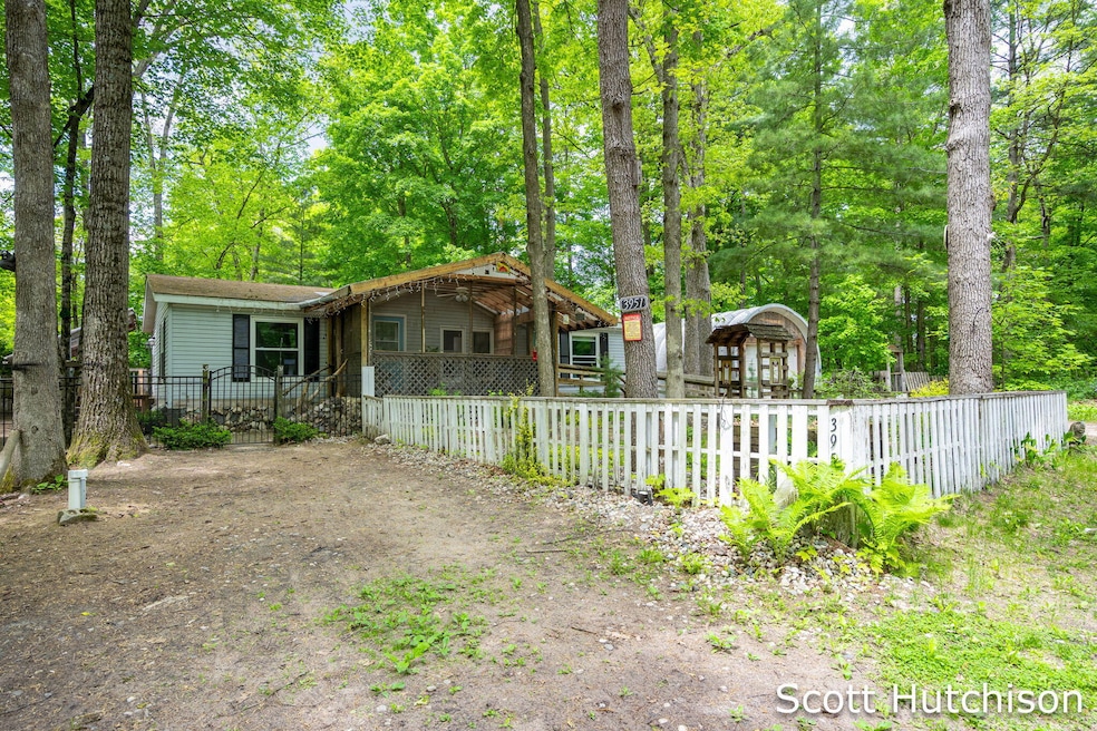 1-web-or-mls-3951 Marshall-1
