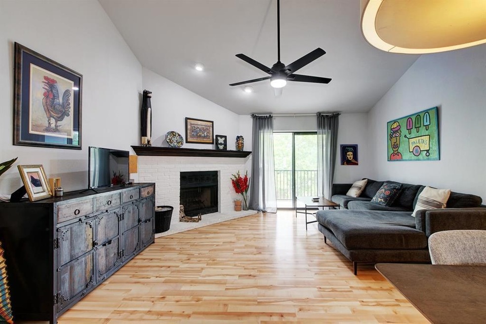 Beautifully updated turnkey condo perfectly locate