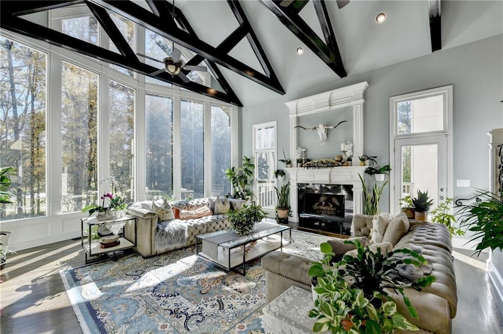 Under Contract $1,598,000