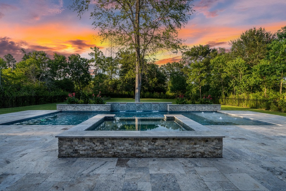 31118 Roanoke Woods Dr, Tomball, TX 77375 - photo 1