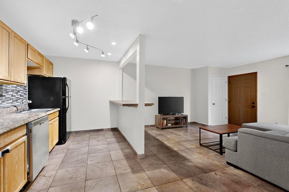 8333 Comanche Rd NE unit 16C, Albuquerque, NM 87110 - photo 1