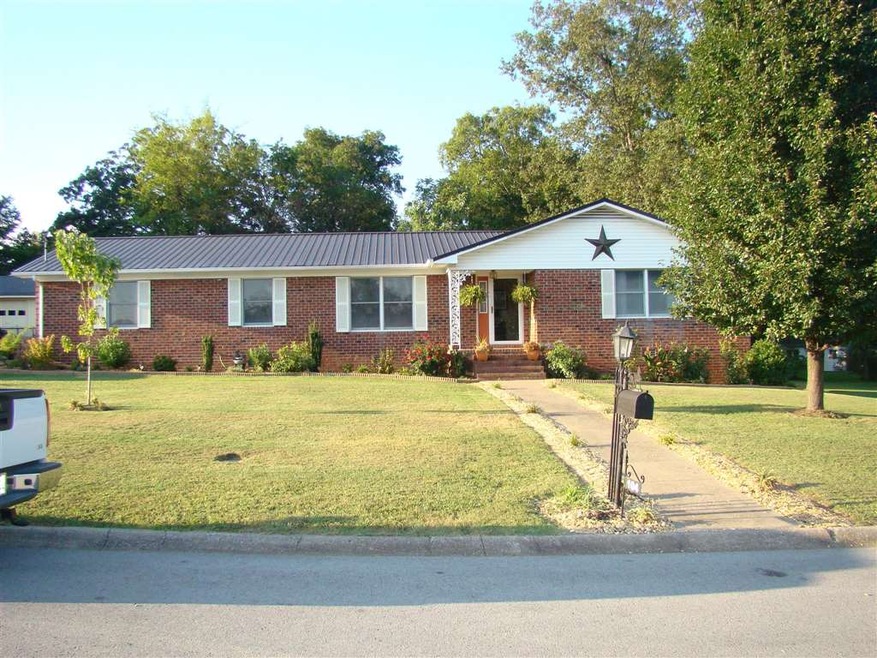 104 Drake Dr, Shelbyville, TN 37160 - photo 1