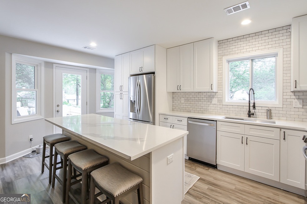 200 Saddle Horn Cir, Roswell, GA 30076 - photo 1