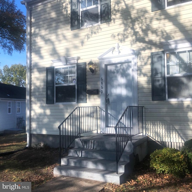 6860 Hawthorne St, Hyattsville, MD 20785 - photo 1