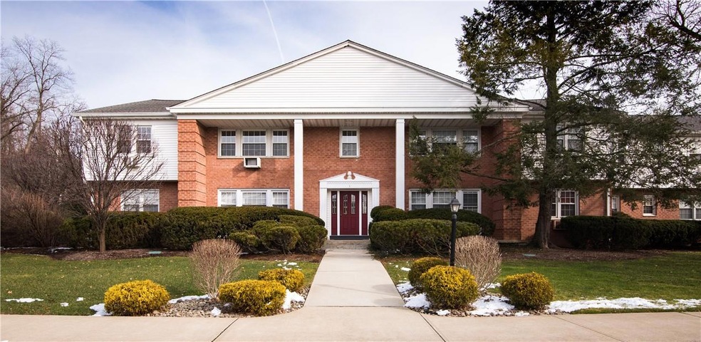 15 Roundtree Cir, Piermont, NY 10968 - photo 1