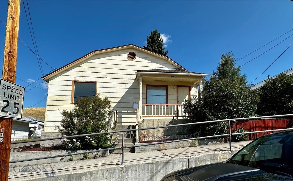 135 W Daly