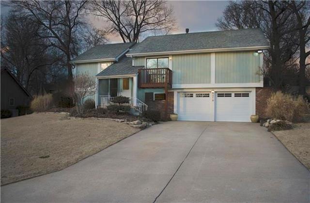 Front - 216 NW Shagbark